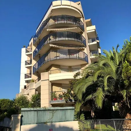 Apartment Front Luxury Near Airport *