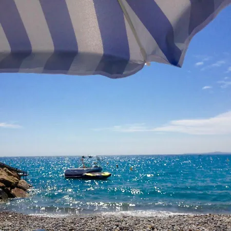 Front Luxury Near Airport Διαμέρισμα *