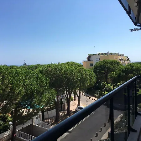 Front Luxury Near Airport * Καν-συρ-Μερ